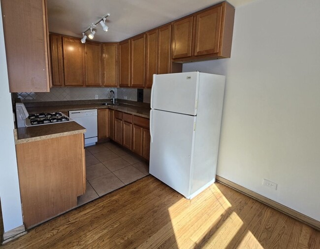 Photo - 4114 N Kedvale Ave Unidad 2E