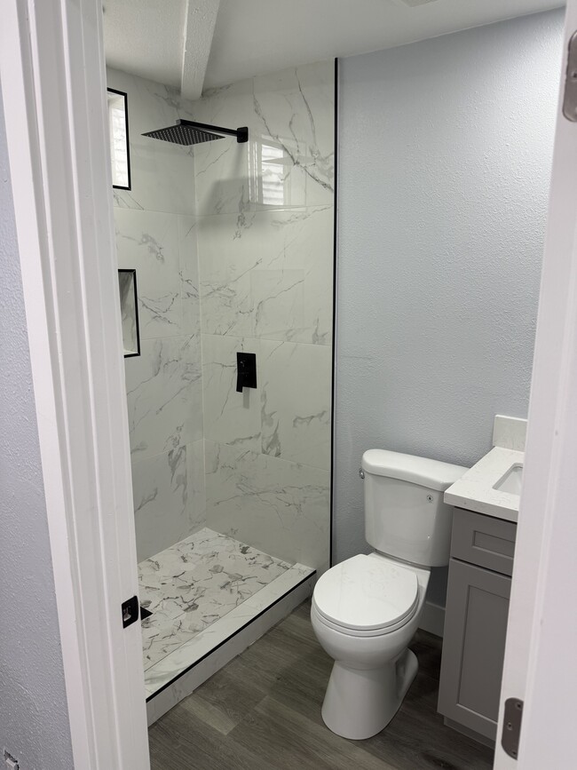 Photo - 3867 5th St