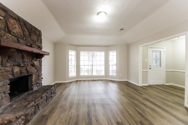 Photo - 2614 Forestbrook Dr