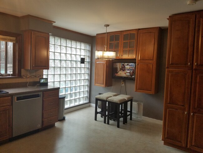 Photo - 202 N Highland Ave