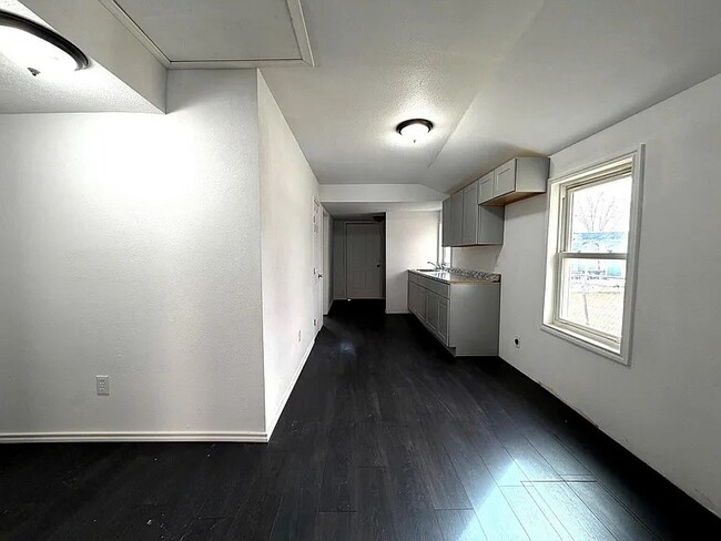 Photo - 2721 Colgate St