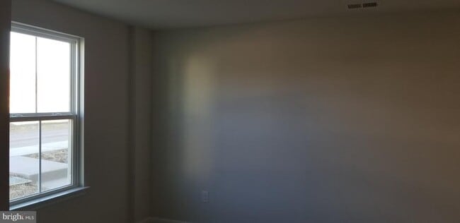 Photo - 504 Holywell Dr