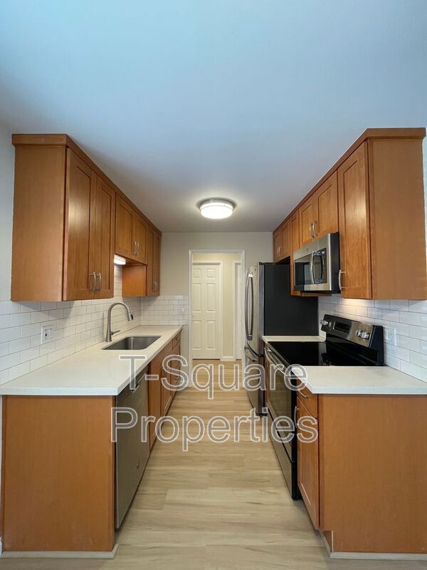 Building Photo - 325 5th Ave S Unit #102