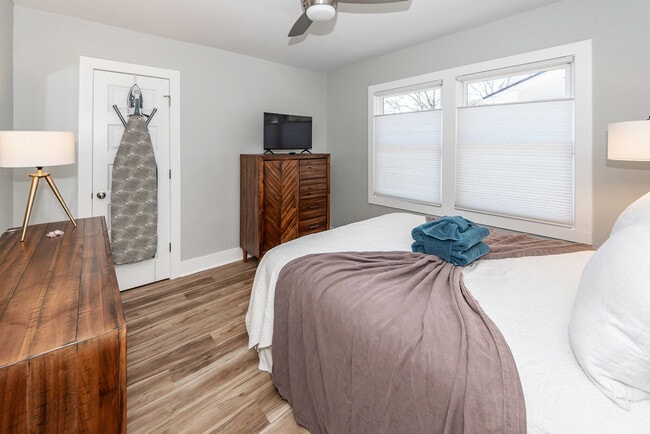 Photo - 1511 Larry St