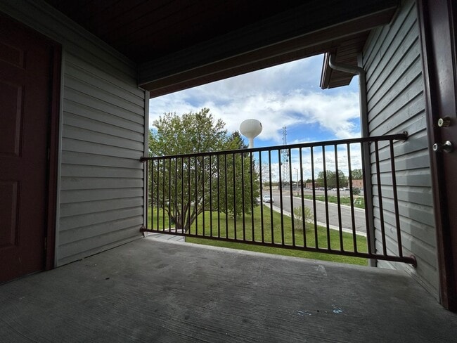 Riverton Apartments