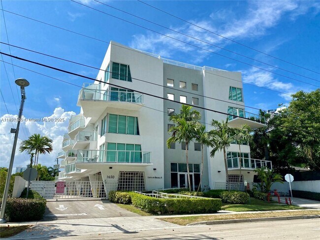 Photo - 1650 Brickell Ave Unidad 203