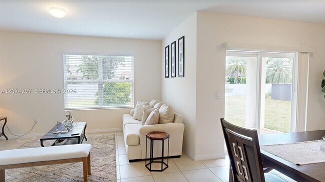 Photo - 513 Nelson Rd N
