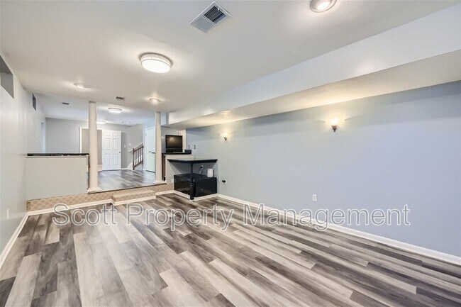 Photo - 813 Lindsey Manor Ln Unidad Basement
