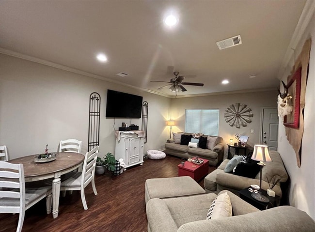 Photo - Spacious 2 Bed/2.5 Bath Condo in Gateway Villas!