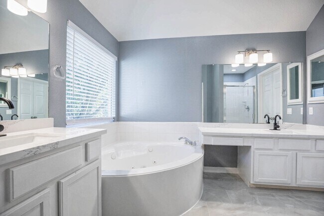 Photo - 18135 Somerset Knolls Ct