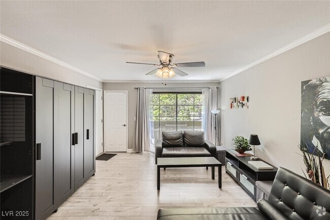 Building Photo - 5146 S Jones Blvd Unit 207 Rental
