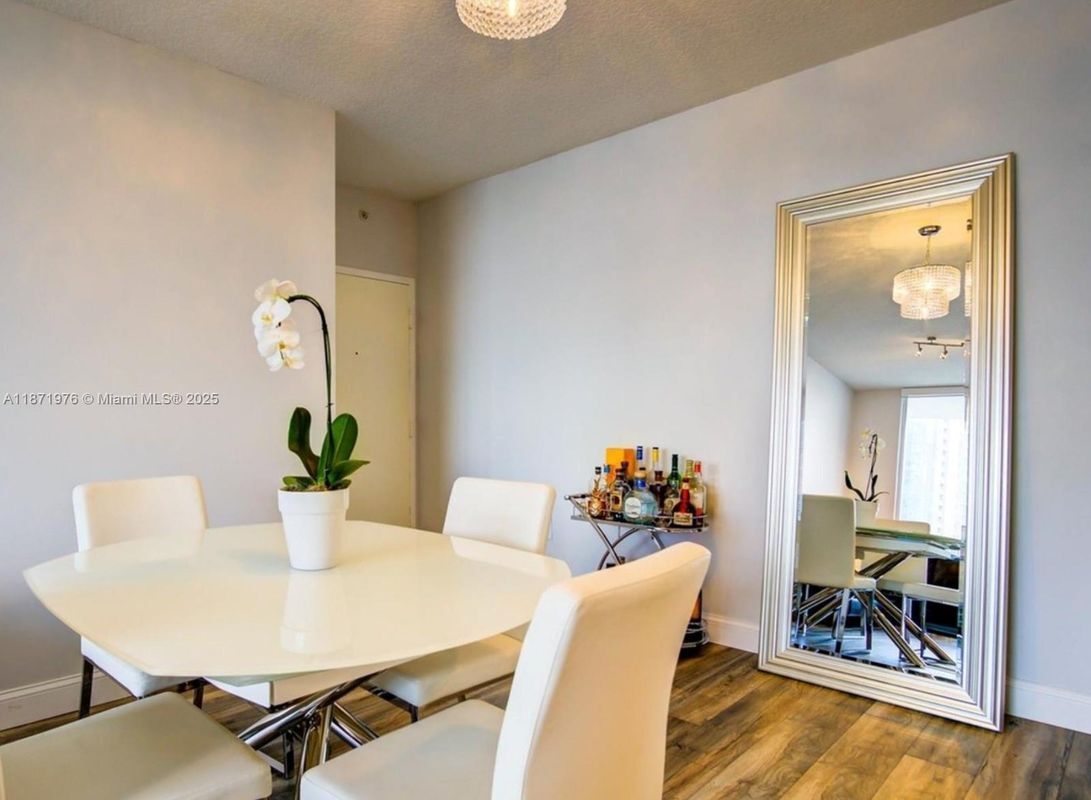 Photo - 601 NE 23rd St