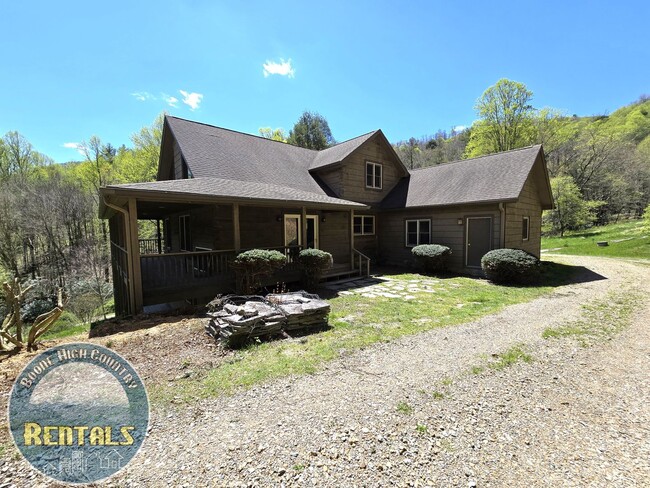 Beautiful Cabin in Sugar Grove with Multi-... - Beautiful Cabin in Sugar Grove with Multi-... House