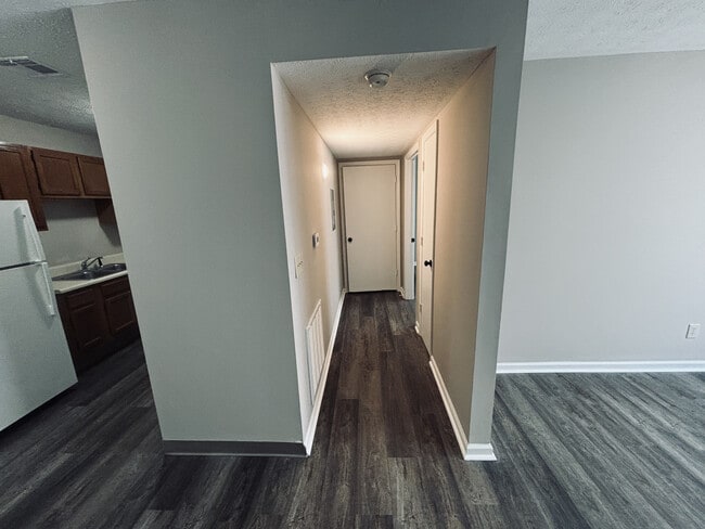 Photo - Tanasi Bend Apartments