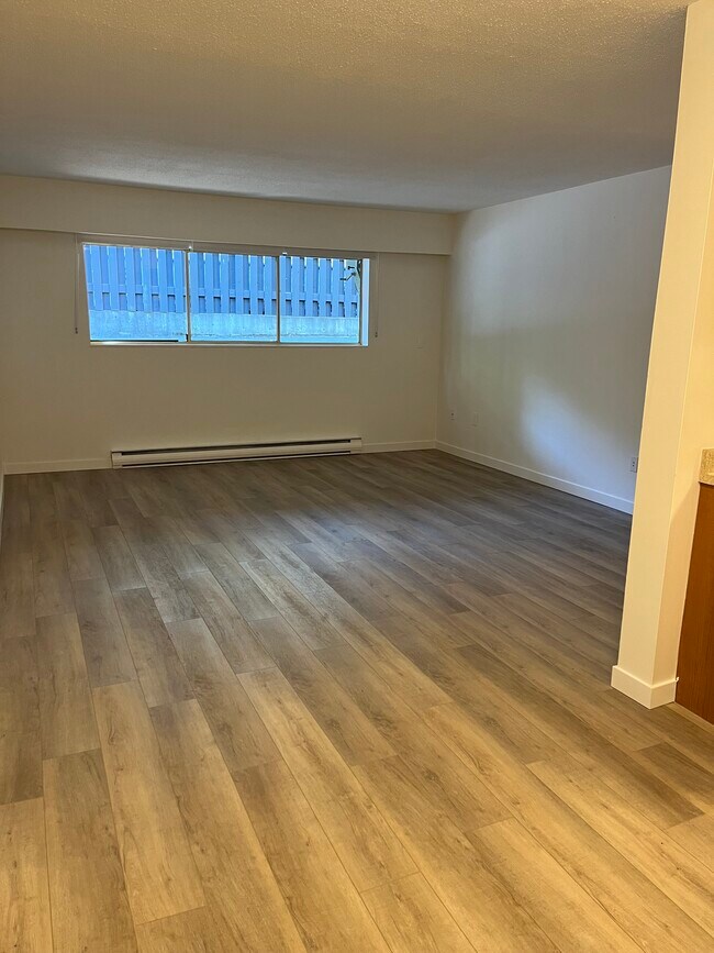 Photo - Elmwood Terrace