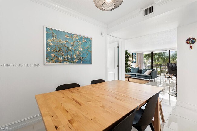 Photo - 3 br, 2 bath House - 3031 N Ocean Blvd Apt...