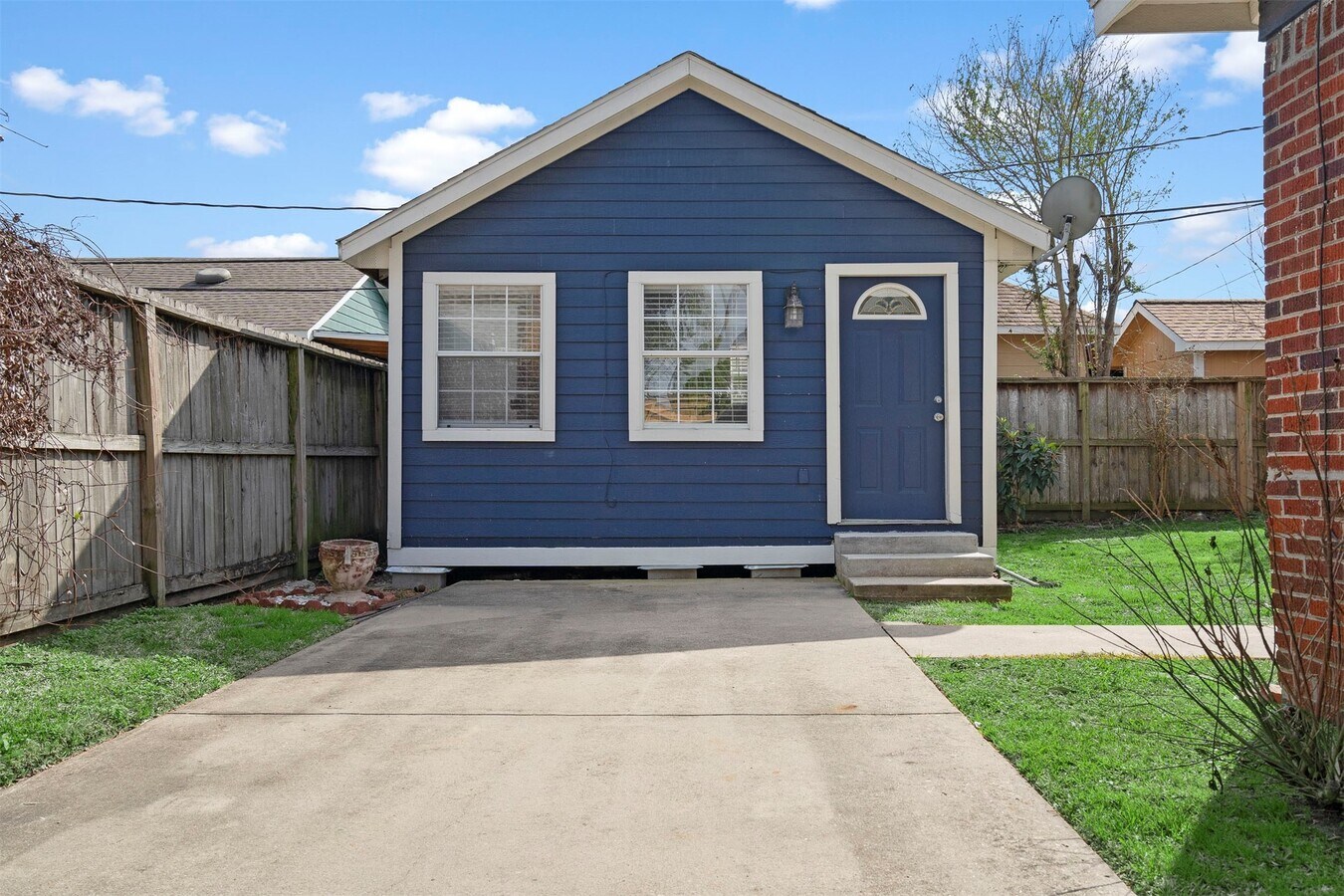 Photo - 5022 Lindsay St