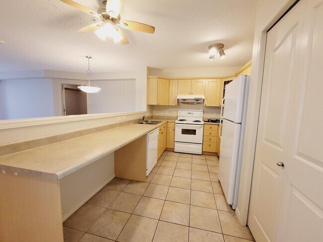 Photo - 10311-10111 111 St NW