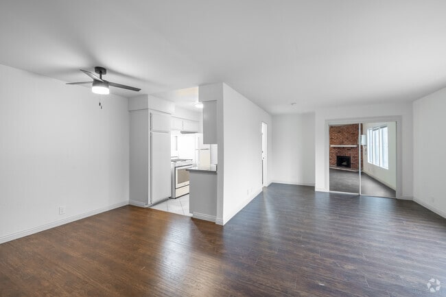 Studio - 580SF - Living Room