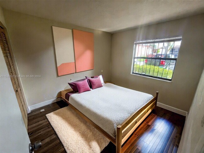 Photo - 861 NE 209th Terrace