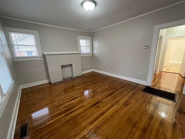 Photo - 218 S Valentine St