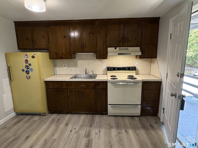 17 Farmington Ave Unit 10