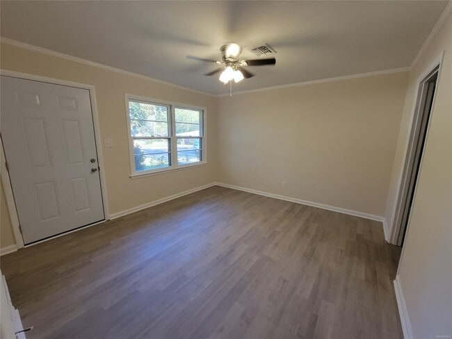 Photo - 950 Karen Rd