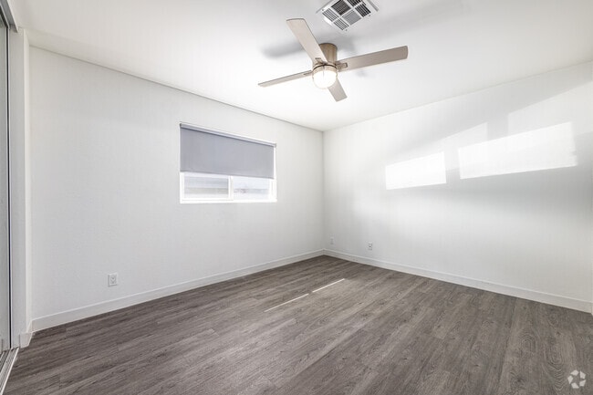 1BR, 1BA - 530SF - Bedroom