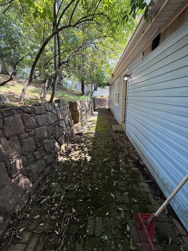 Photo - 3 bed 2 bath house for rent