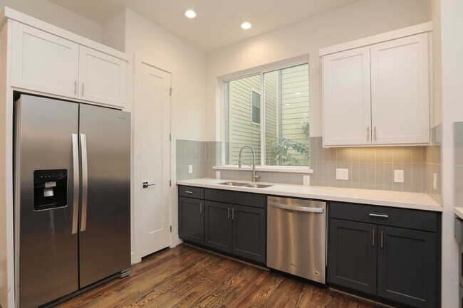 Photo - 1537 W 24th St Unit C