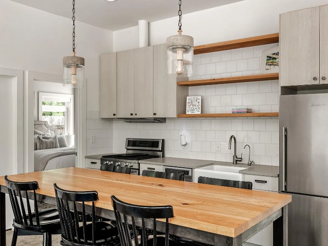 Photo - 2211 Canterbury St