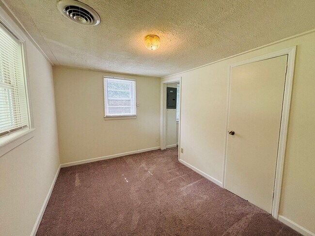 Photo - 1225 Thomas Ln