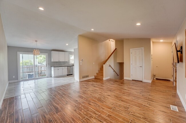 Photo - Cute 3 Bedroom 2 Bathroom Home