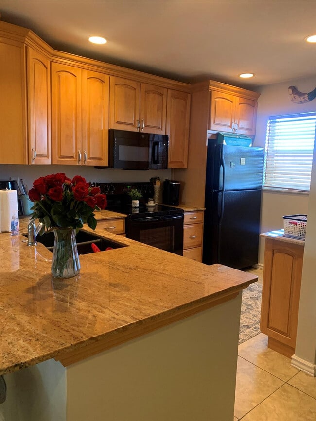 Building Photo - 1400 NE 57th St Unit 302