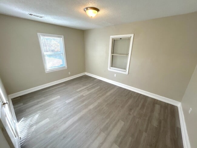 Photo - 1231 Pera Ave