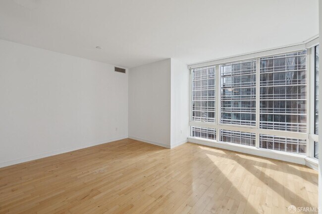 Photo - 301 Mission St