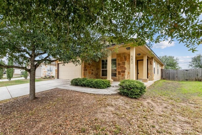 Photo - 582 Briggs Dr