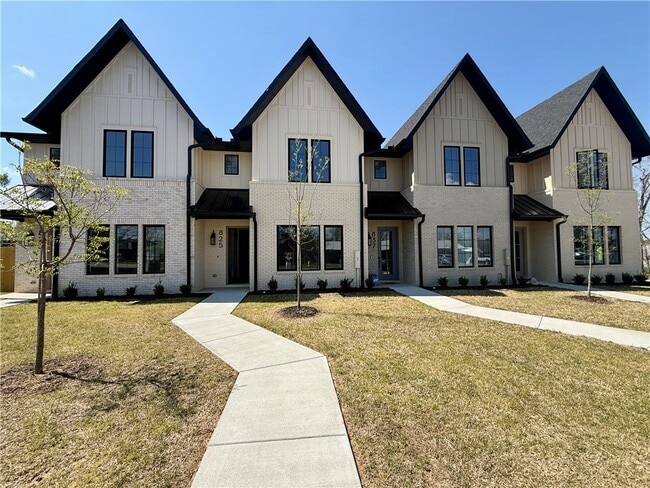 Photo - 825 NW 14th St