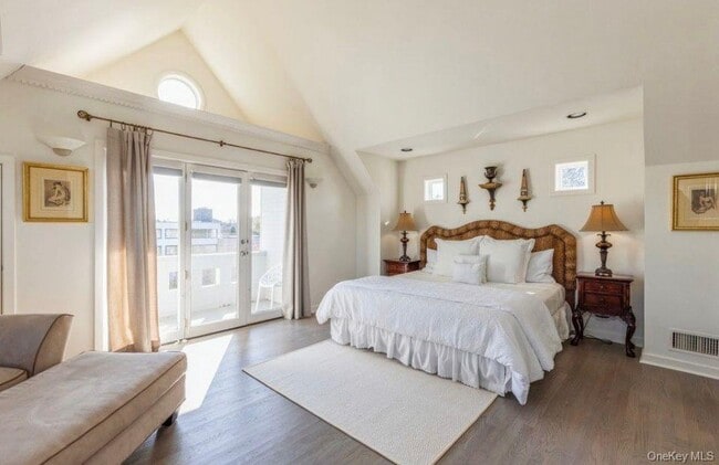 Photo - 582 Hayground Rd