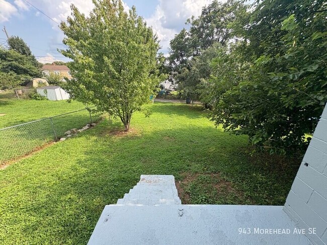 Photo - 943 Morehead Ave SE