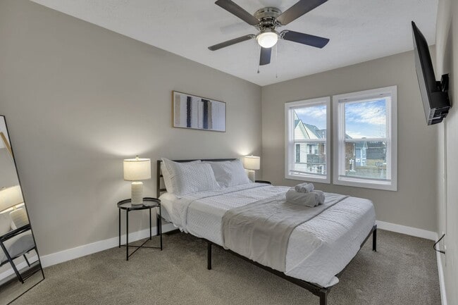 Photo - Modern 2BR Townhouse Walk to Downtown All Utilities Included