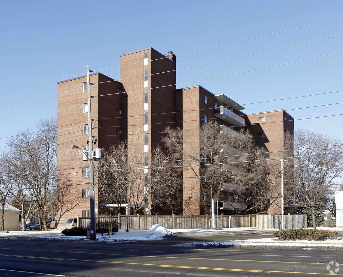 Primary Photo - 5294 Dundas St W