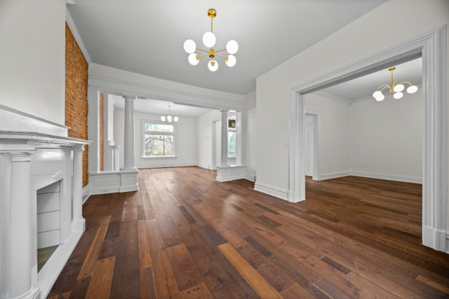 Photo - 403 W 6th St Townhome