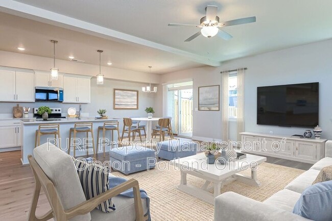 Photo - 782 NE Trillium Dr