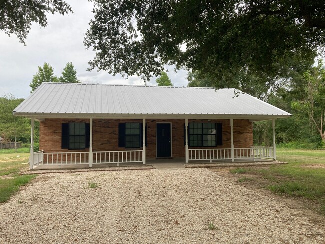 Front - 48352 Woodhaven Rd House