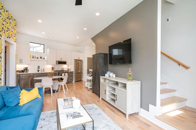 Photo - 1700 19th Ave S Unidad ID1302208P