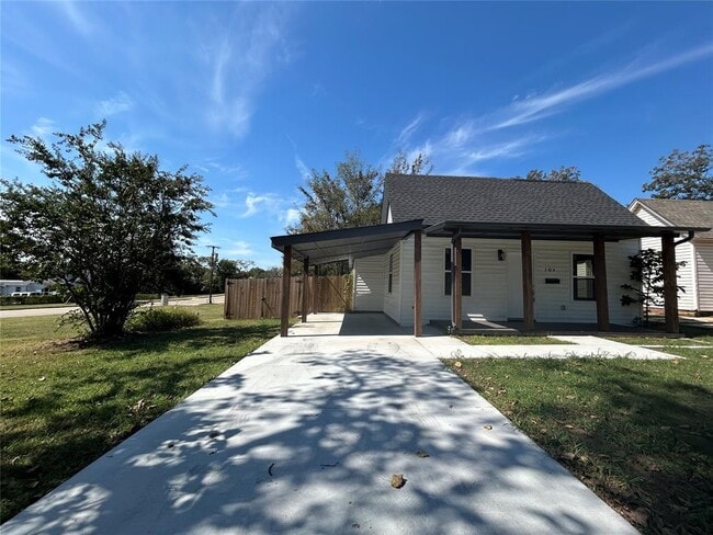 Photo - 304 N Tucker Ave