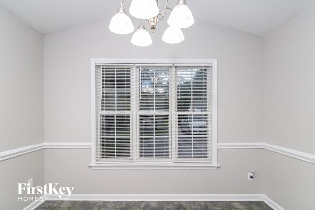 Photo - 129 Bridlewood Ave