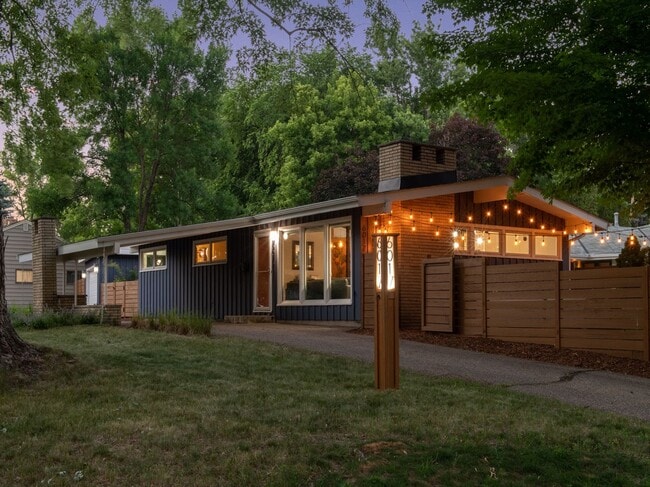 Building Photo - 6017 Halifax Ave S