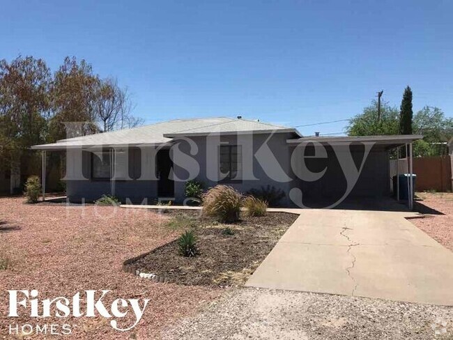 Building Photo - 2417 E Earll Dr Rental